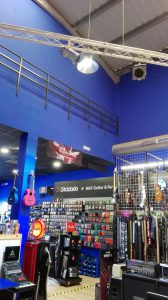 tienda mat guitar iluminada con led por electrica isbilya